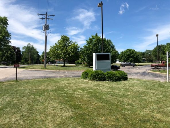 8225 Fox River Dr, Newark, IL 60541